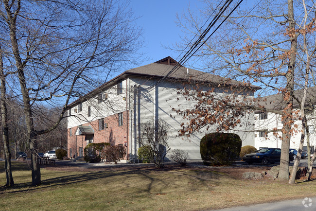 Building Photo - Basswood Gardens