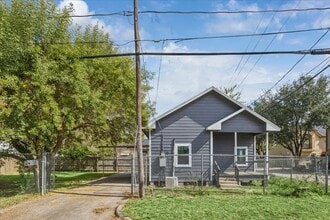 Building Photo - 502 Gregg St