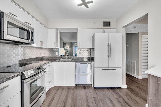 Foto del edificio - 14623 Bonaire Blvd