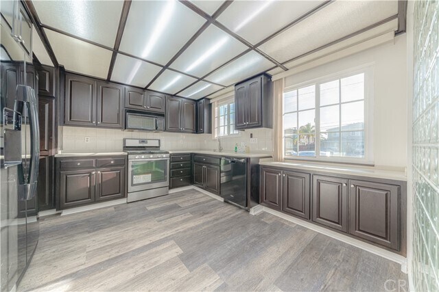 Building Photo - 17032 Van Ness Ave