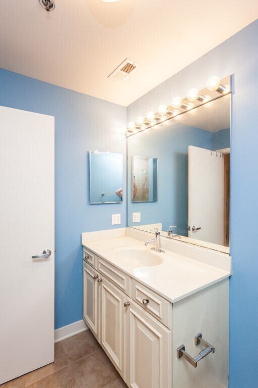Foto del edificio - Enclosed bedrooms! 2 bed/2 bath Loft in Fu...