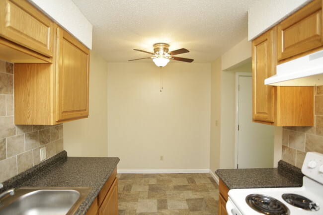 1BR, 1BA - Small_535 SF - Santa Fe Apartments