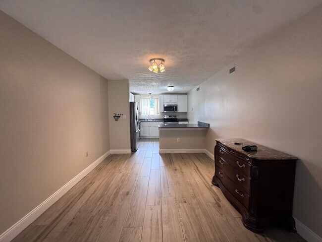 Foto del edificio - Great Location 2 Bedroom and 2 Baths