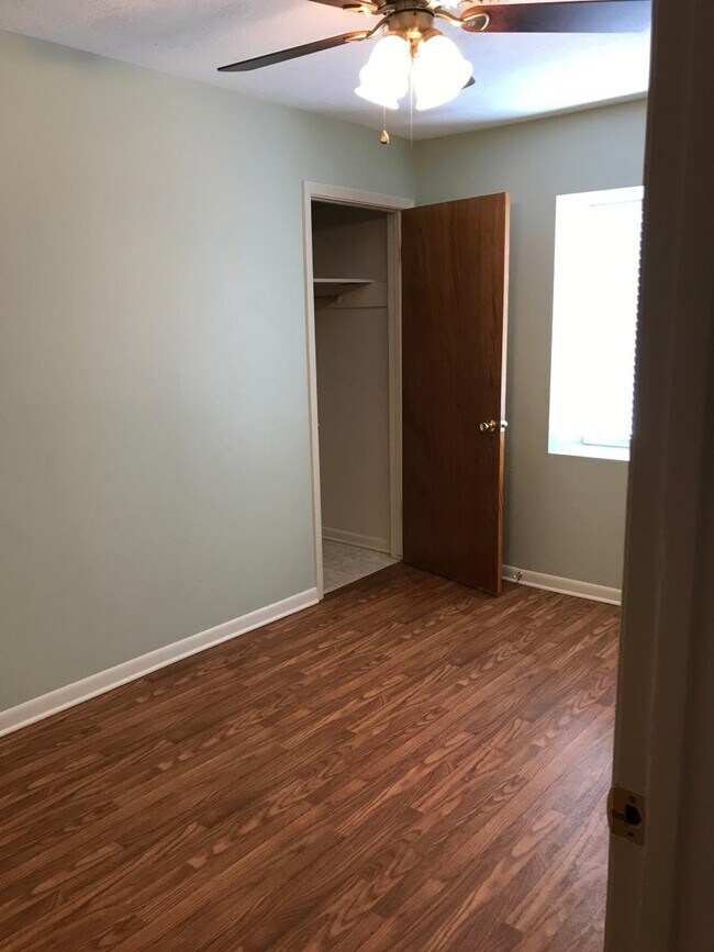 Foto del edificio - 1511 Wyandotte Ln
