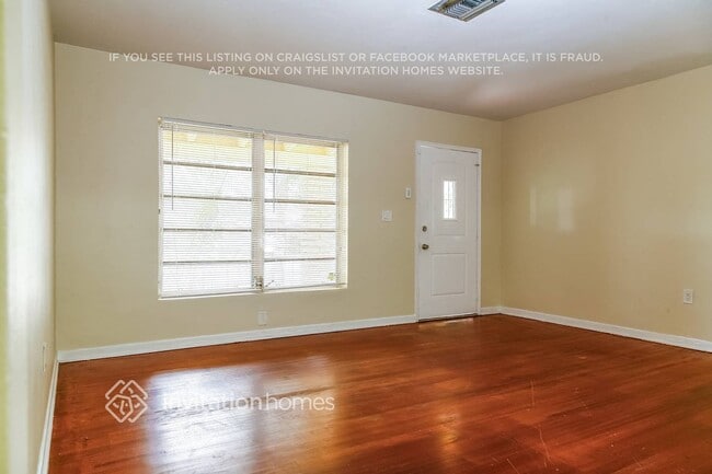 Building Photo - 245 NW 124th St