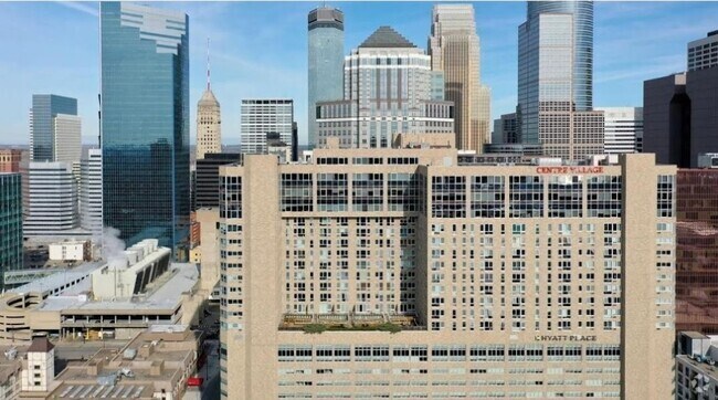 Building Photo - 433 S 7th St