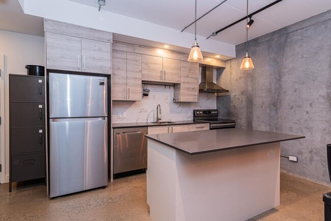 Building Photo - 730 Rue Rose-De-Lima