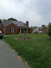 Building Photo - 7012 Warfield Rd