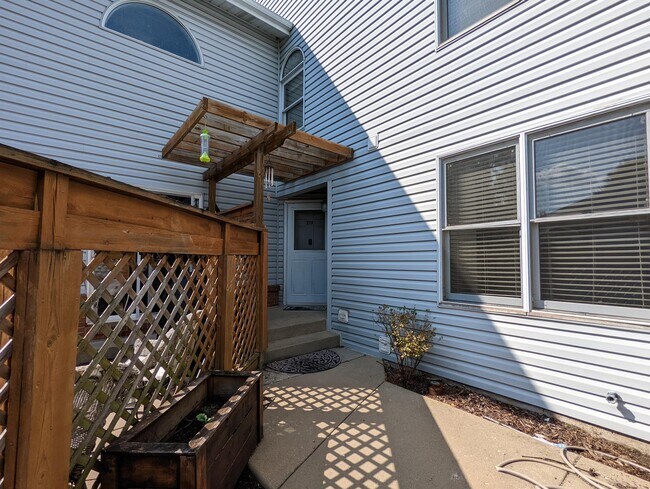 Building Photo - 219 Wethington Dr