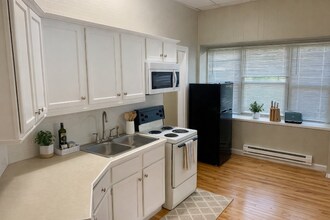 Building Photo - 105 3rd Ave