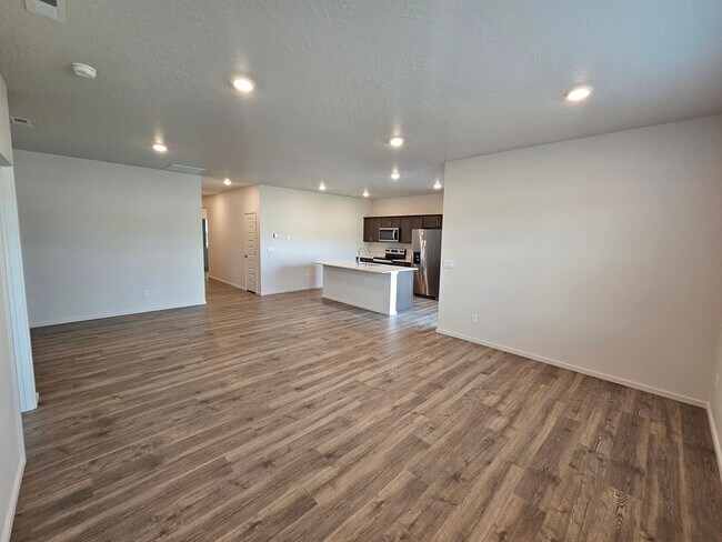 Foto del edificio - New build! October rent free