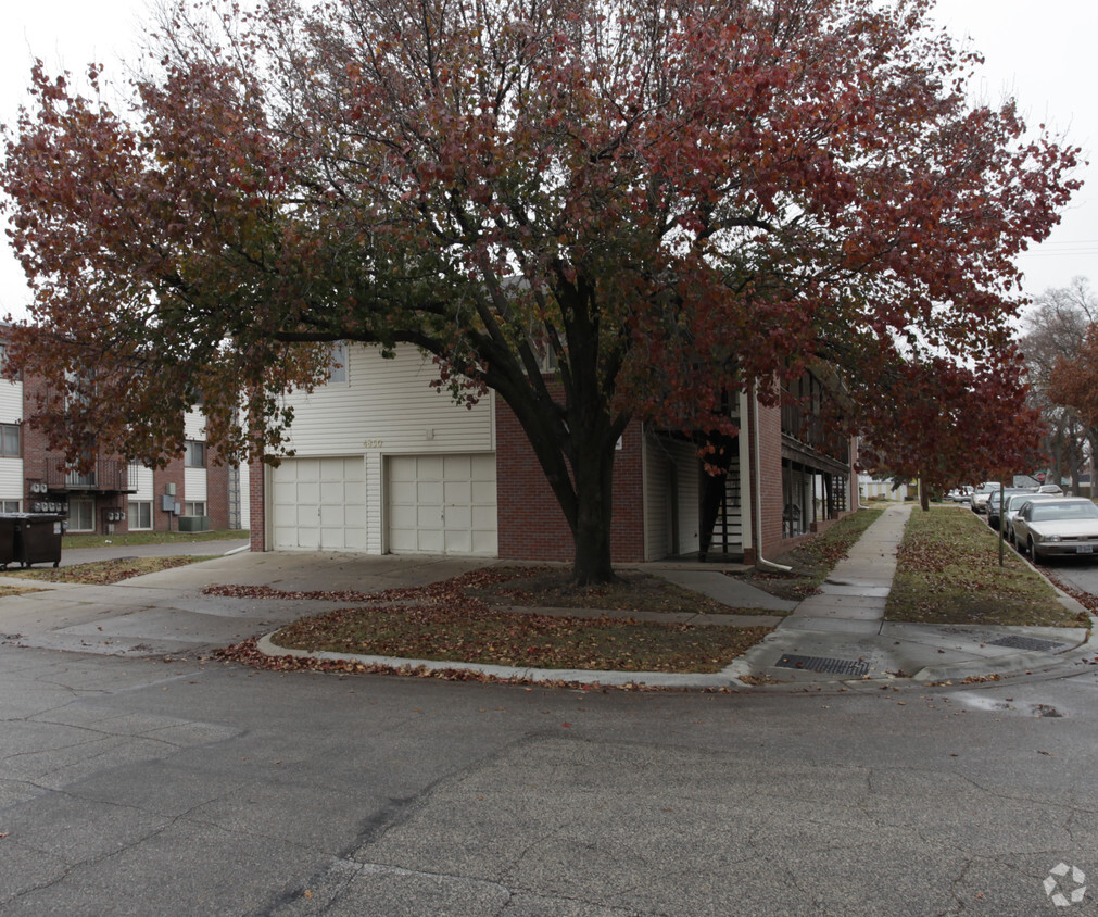 Building Photo - 4850 Garland St