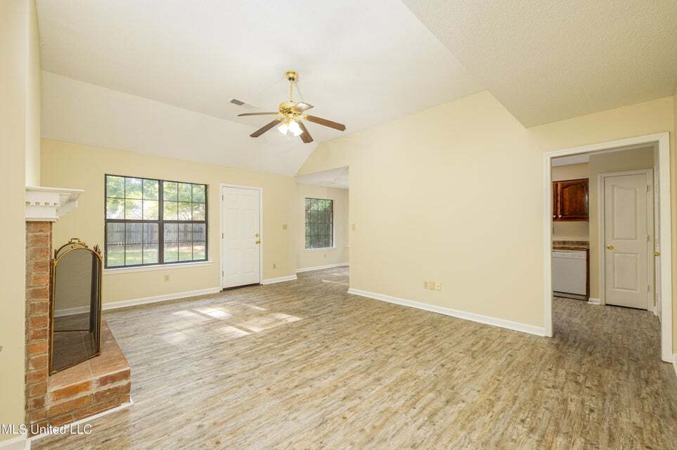 Foto del edificio - 7173 Olive Ridge Dr