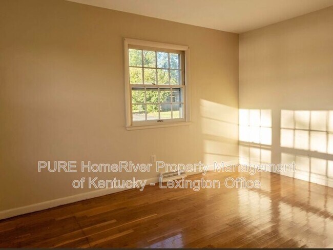 Building Photo - 2037 Garden Springs Dr
