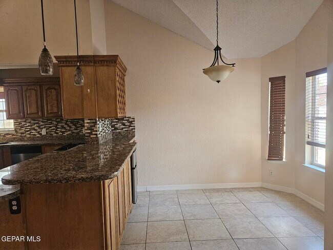 Building Photo - 11235 Kachina Dr