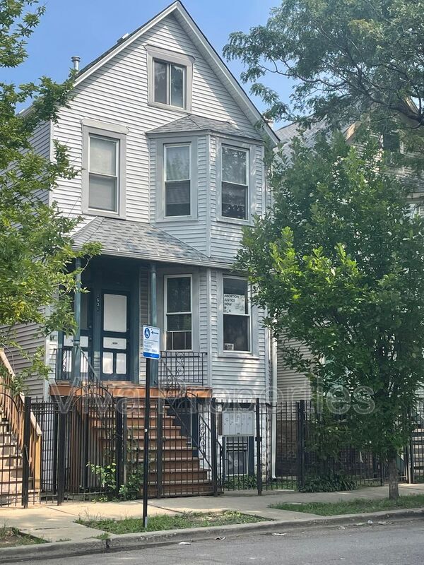 Primary Photo - 1631 N Kimball Ave