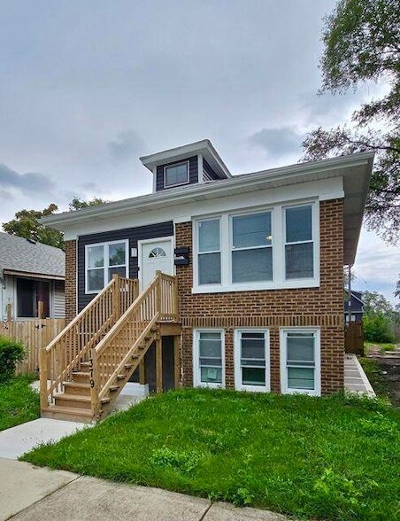 Building Photo - 1379 Roosevelt Pl