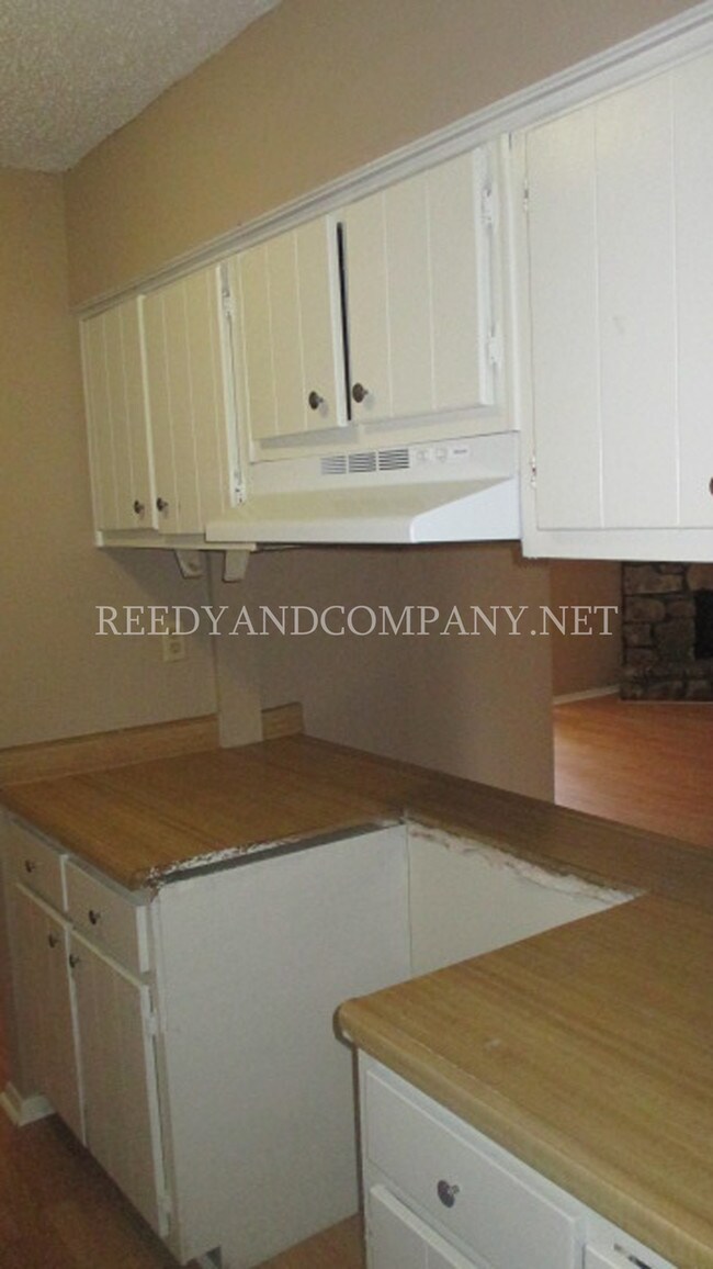 Building Photo - 2672 Dromedary Dr