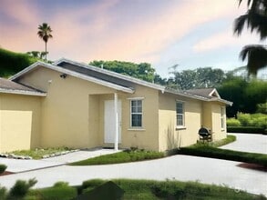 Building Photo - 1136 NW 5th Ct