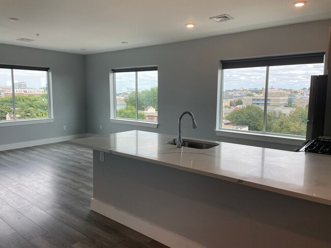 Building Photo - LUXURY 2BED / 2BATH SOUTH BOSTON ELEVATOR ...