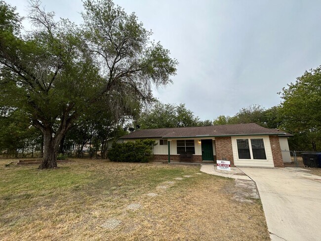 Foto del edificio - *COMING SOON* Tucked Away on a Cul-de-Sac | 3-Bedroom San Antonio Home!