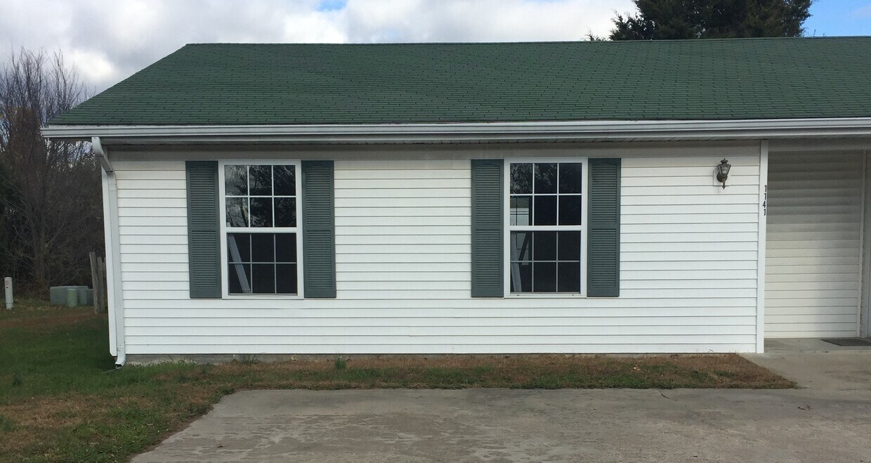 Foto principal - 2 Bedroom, 1 Bathroom Duplex
