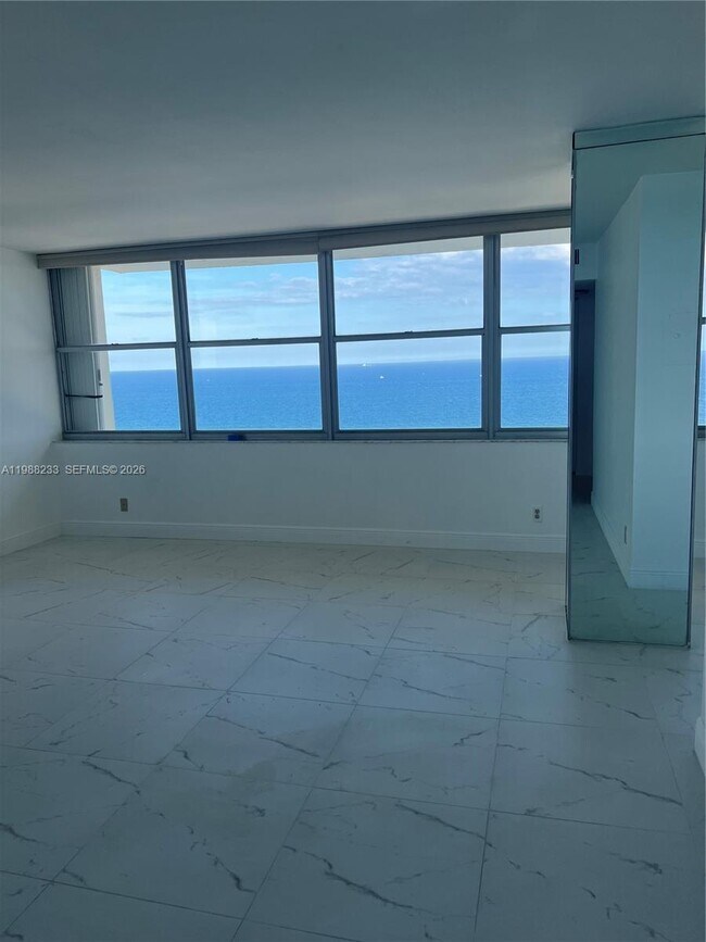 Foto del edificio - 111 Briny Ave