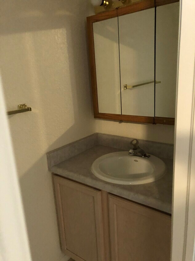 Downstairs bathroom - 32 Yorkshire Rd