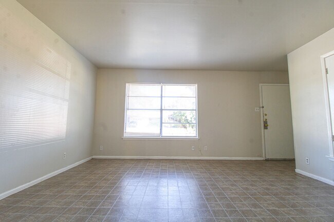 Foto del edificio - ********Move In Special- 1 Month Free off 1st FULL MONTH********