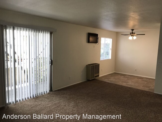 Building Photo - 2337 Del Mar Rd