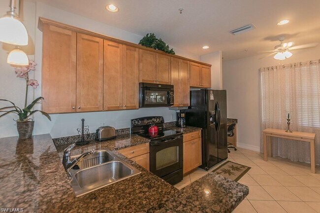 Foto del edificio - ***FULLY FURNISHED/UNFURNISHED***OLE LELY ...