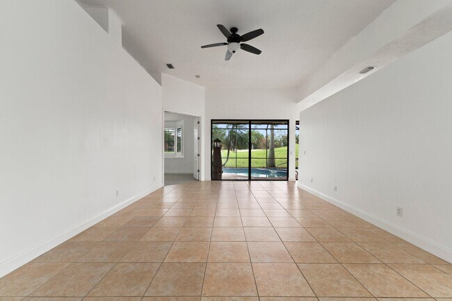 Foto del edificio - 435 SW Jefferson Cir