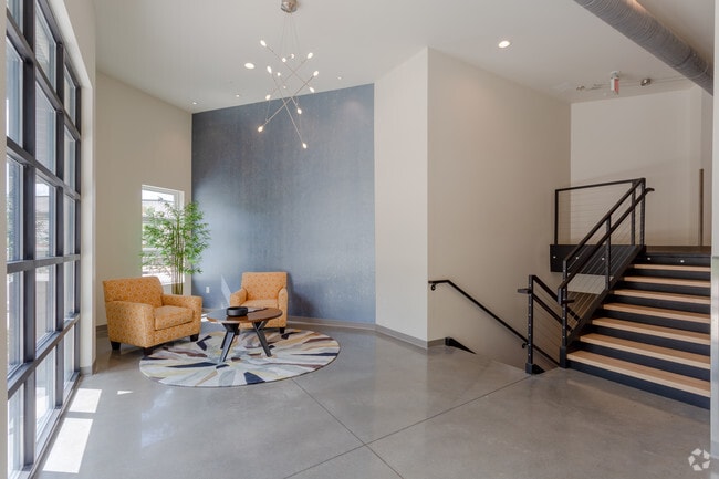 Lobby Photo - Velo 404