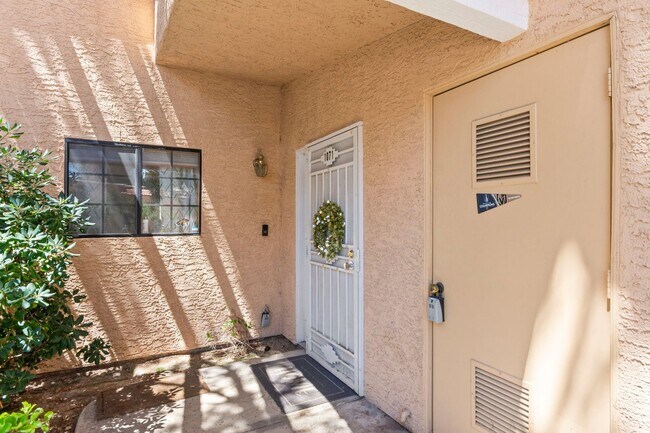 Building Photo - 1 MONTH FREE!!! 2 BEDROOM SINGLE STORY TOWNHOME 55+ COMMUNITY