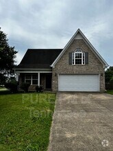 Building Photo - 2117 Burgess Ln
