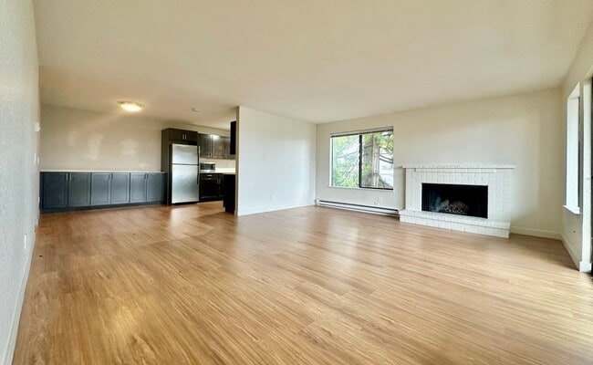 Building Photo - 4900 Fremont Ave N