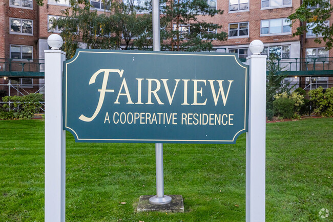 Foto del edificio - Fairview at Forest Hills