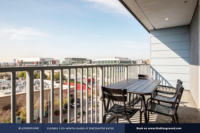Foto del edificio - Domain Weho, 7141 Santa Monica Blvd