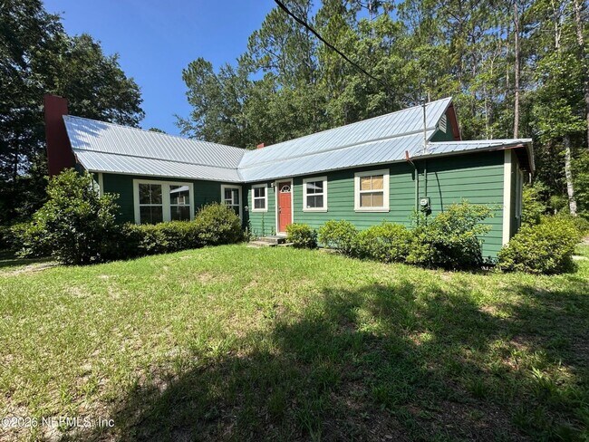 Building Photo - Private Retreat!