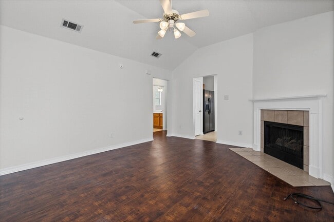 Building Photo - 605 Westchase Ct S