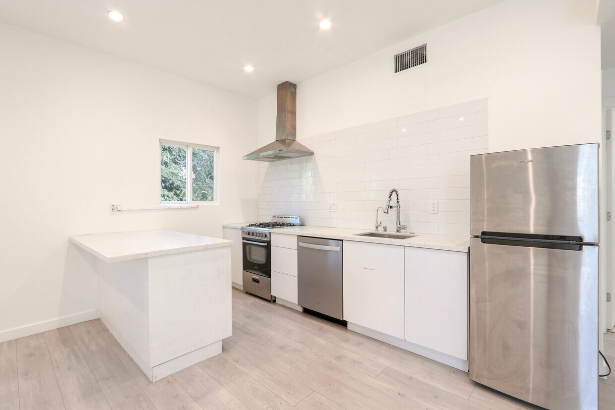 Foto principal - 425 N Coronado St