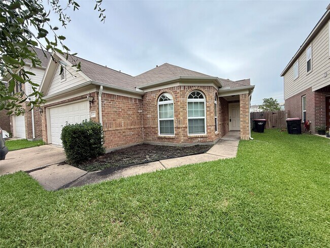 Foto del edificio - 14802 Fir Knoll Way