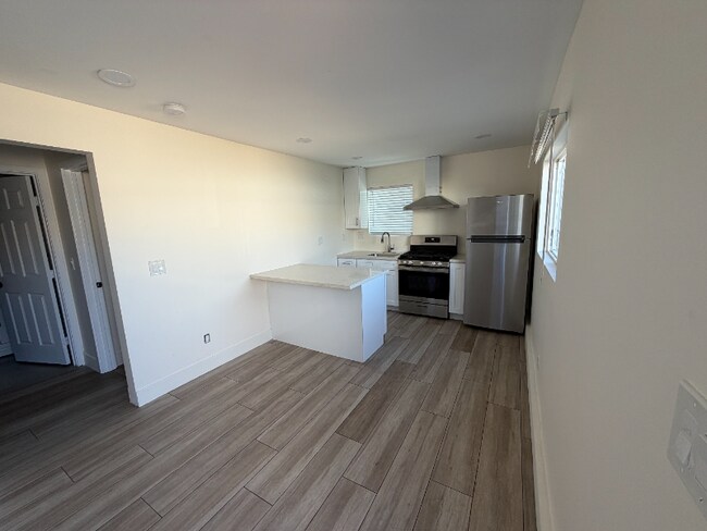 Foto del edificio - 1533 Monterey Pine Dr