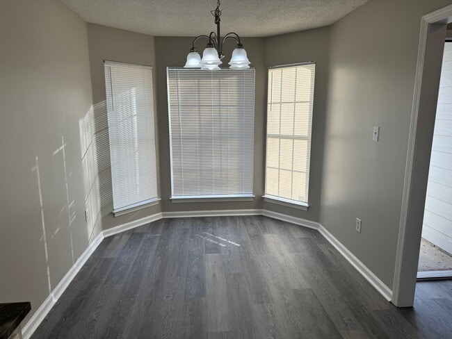 Foto del edificio - 1130 Parkview Cir N