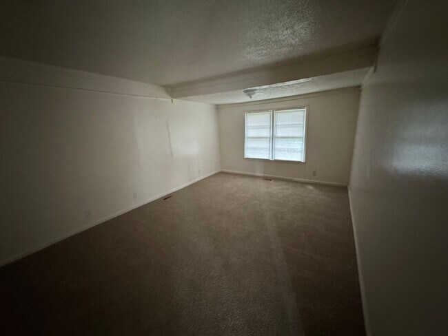 Foto del edificio - 3082 Somerset Dr