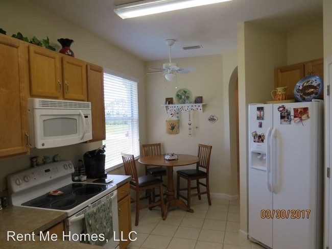 Building Photo - 245 Catriona Dr