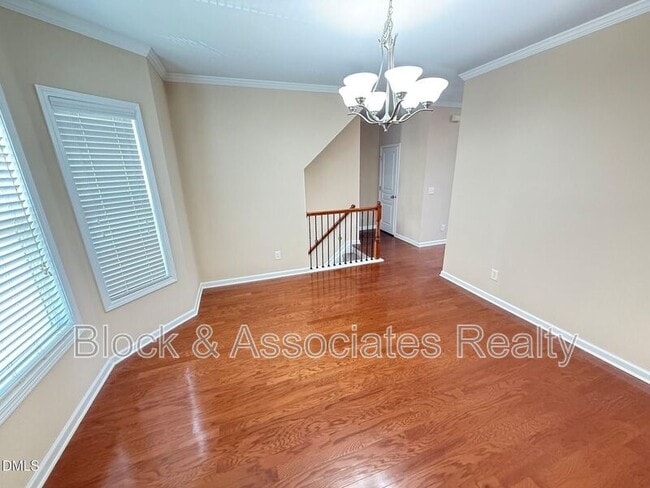 Building Photo - 705 Keystone Park Dr