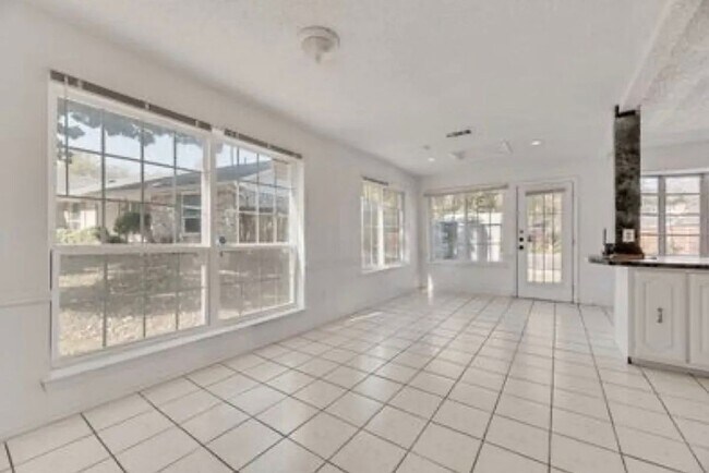 Foto del edificio - 611 Wilson Ct