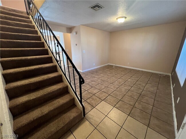 Foto del edificio - 5803 Bromley Ave