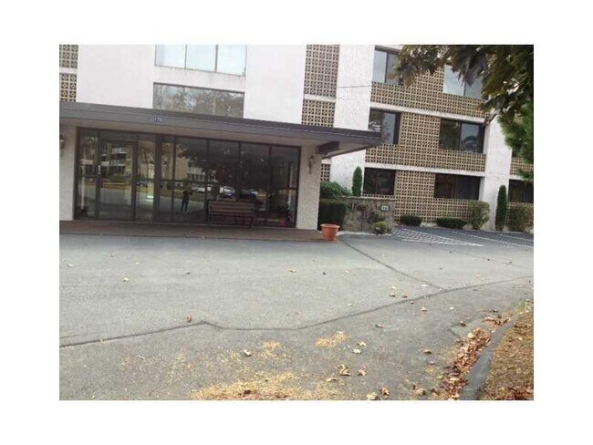 Foto del edificio - 175 Hoffman Ave